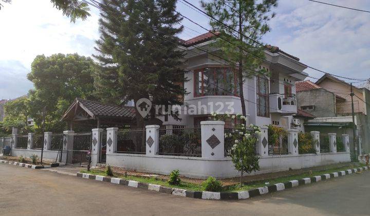 RUMAH BESAR DI HOOK DGN KEBUN YG LUAS di KOMPLEK ARIA GRAHA BANDUNG 1