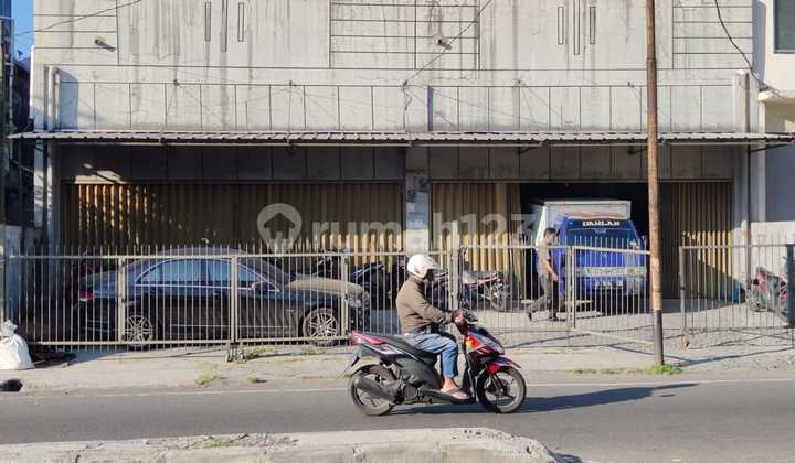 JARANG ADA RUKO RENDENG DGN CONNECTING DOOR & LEBAR MUKA 14 M, PARKIR LUAS, DI TENGAH KOTA