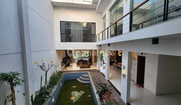 RUMAH LUX VIEW DANAU GARASI ELEKTRIK PLUS SWIMMING POOL di KBP 1