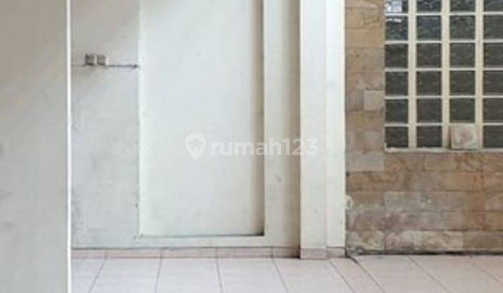 Rumah 2 Lantai Bagus Unfurnished SHM di Sayap Pajajaran, Bandung 2