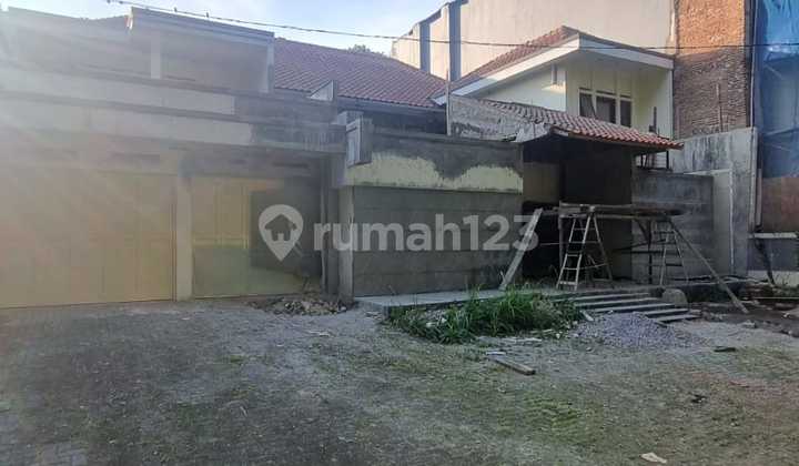 Rumah Classic Belanda Bukan Heritage Sdg Renov di Sayap Dago