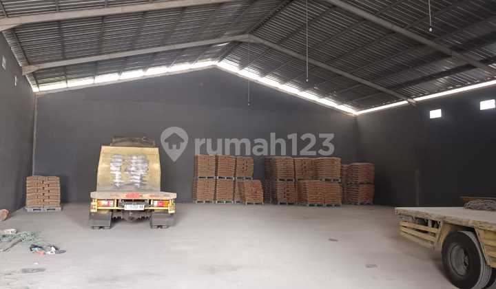 Spacious Warehouse + Strategic Office Flood-Free in Cimahi, Bandung