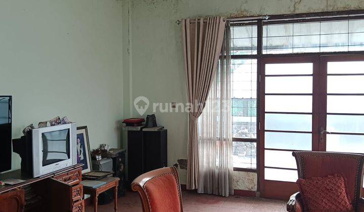 Rumah Besar Parkiran Luas Strategis di Mainroad Soekarno Hatta 2