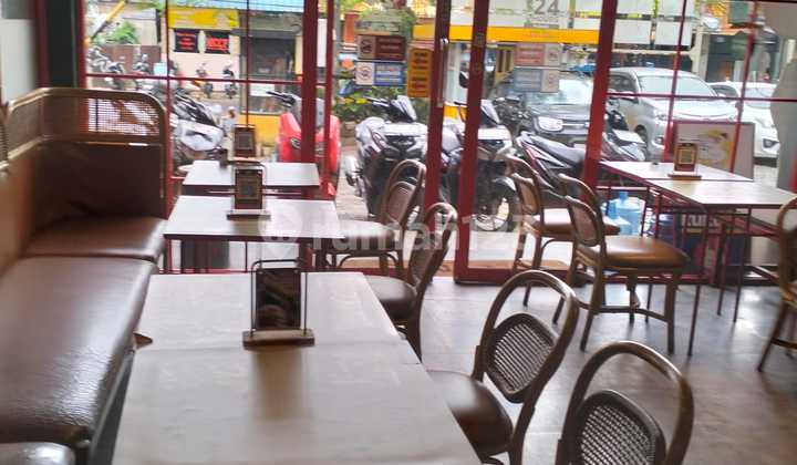 Strategic Shop House Suitable for Culinary, Office, etc. in Dago Wing 2