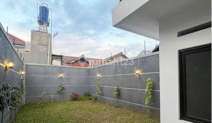 Rumah Baru Besar Bagus Lokasi Sayap Turangga  1