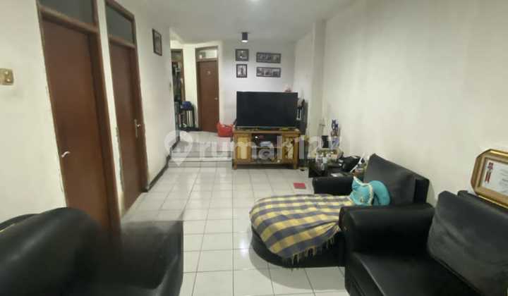 Strategic Affordable Move-In Ready House Below Market Price Near Setraduta. 2