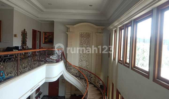 Luxury Fully Furnished House On Main Road Batununggal 2