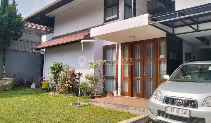 RUMAH BAGUS COZY TAMAN DEPAN BELAKANG FULL FURNISHED DI SUTAMI 1