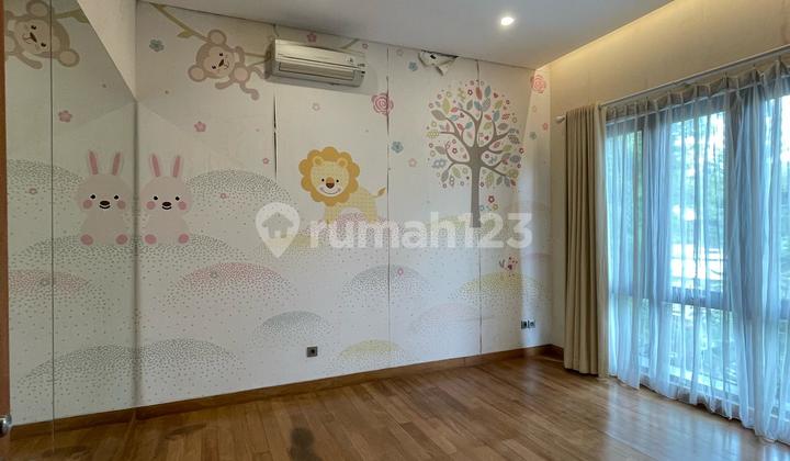 Rumah Besar Lux Di Pusat Kota Semi Furnish