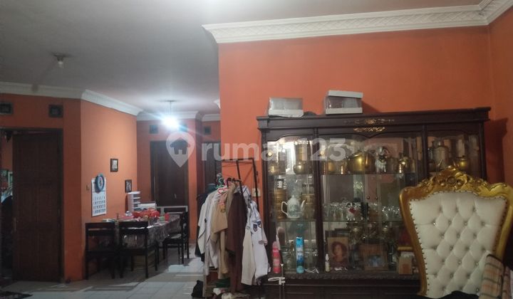 Rumah Kost & Kontrakan 2 Lantai Di Taman Holis Indah