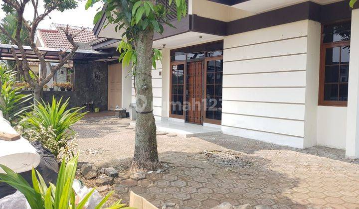 RUMAH BESAR GARASI & CARPORT LUAS PLUS TAMAN Bagus & terjangkau  1