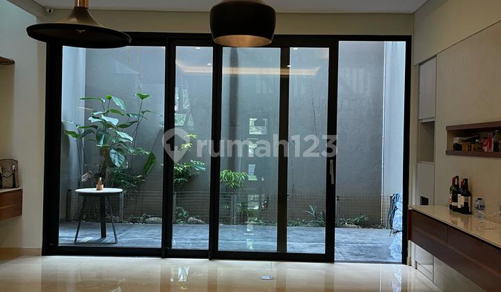 Rumah Besar Lux Di Pusat Kota Semi Furnish 2