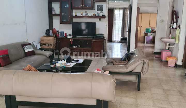 Jual Cepat Bu di Bawah NJOP & Harga Pasar!!! Rumah Besar di Tengah Kota Jual Cepat Bu di Bawah NJOP & Harga Pasar!!! Rumah Besar di Tengah Kota
