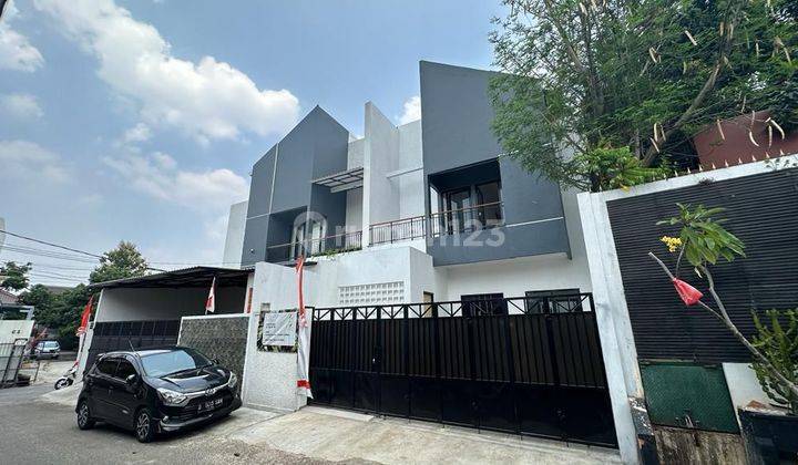 Rumah Minimalis Baru Slipi Kemanggisan, Jakbar Rooftop Swimming Pool Casa De Slipi Lokasi Strategis 1