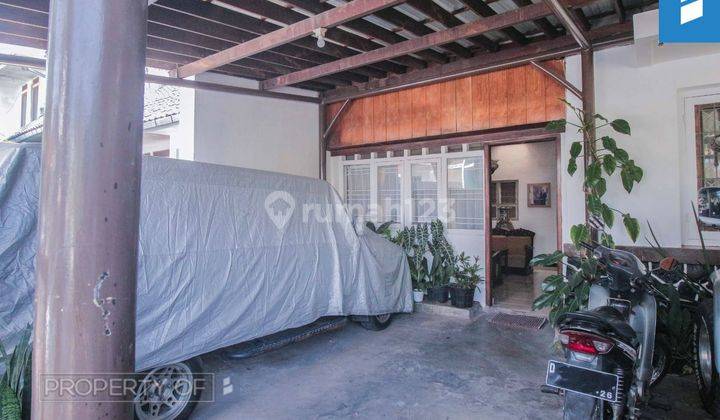 Jarang Ada, Rumah Luas Terawat di Sayap Jl. Riau Bandung