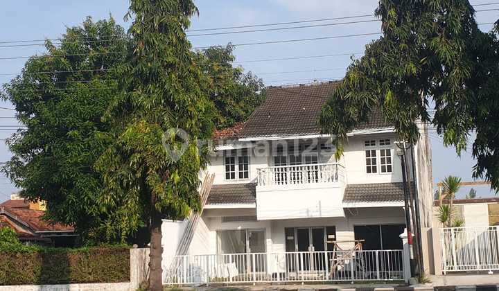 2-Story Shop House in Maguwo Mangku, North Ring Road 2-Story Shop House in Maguwo Mangku, North Ring Road