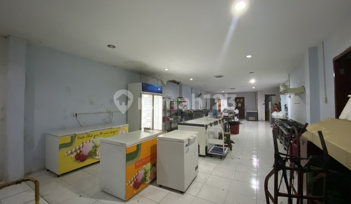 Business Space Near Campus and Yogyakarta City Hall