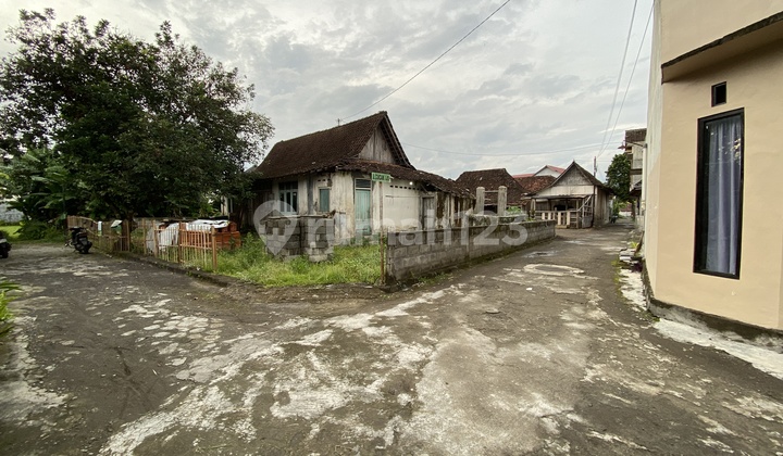 Tanah Pekarangan Posisi Hook, 3 Km Dari Tugu Jogja