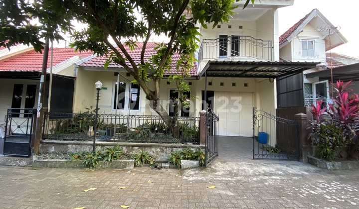 Minimalist House Near UII Kaliurang