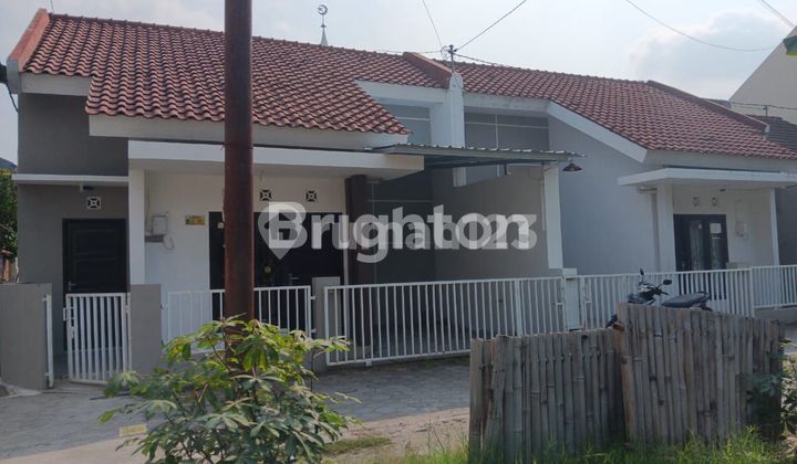 House in Hook Position near Yogyakarta City Hall, the Cheapest in Its Class House in Hook Position near Yogyakarta City Hall, the Cheapest in Its Class