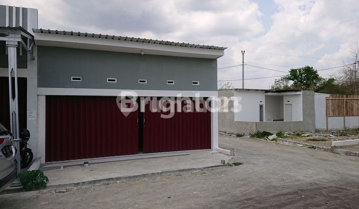 KIOSK / SHOPHOUSE IN THE HOUSING ESTATE 2