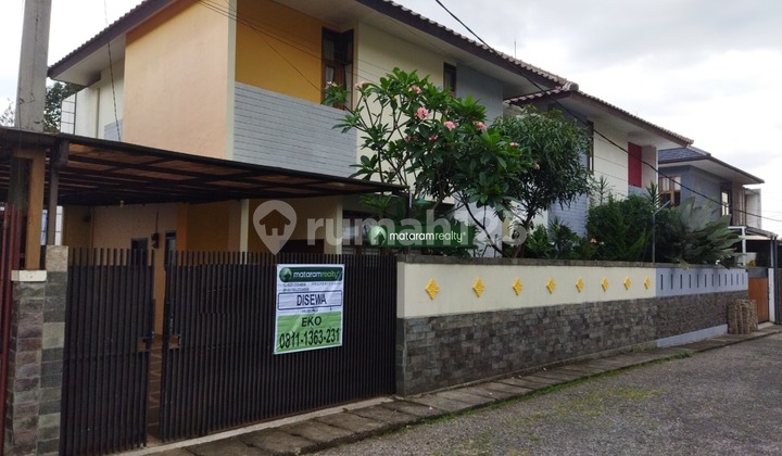 Disewakan Rumah Semi Furnished Dalam Komplek Cipaku 2