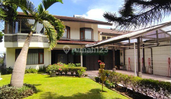 Disewa Rumah Villa Fullyfurnished Ada Kolam Renang Dan Taman Luas 1