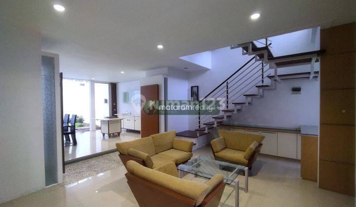 Town House Beverly Disewa Fully Furnished, Bisa Juga Untuk Kantor 2