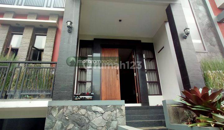 Rumah Lokasi Strategis Dengan Udara Sejuk, Mainroad Cigadung 2