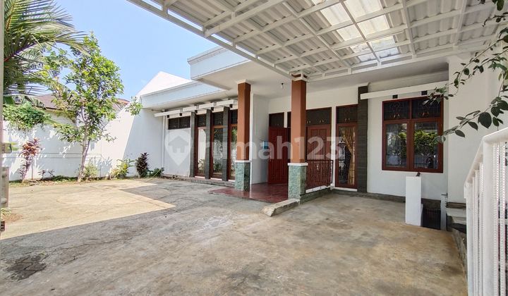 Rumah Besar, Sangat Cocok Untuk Expart Dan Bisa Juga Untuk Kantor

 2