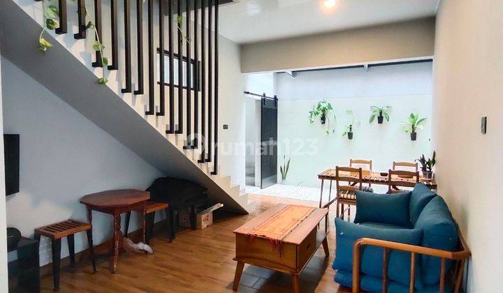  Rumah Baru Fullyfurnished Bergaya Industrial Siap Huni, Cigadung 1