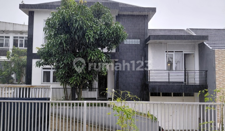 Rumah Furnished 3 Lantai Bukit Ligar, Siap Huni