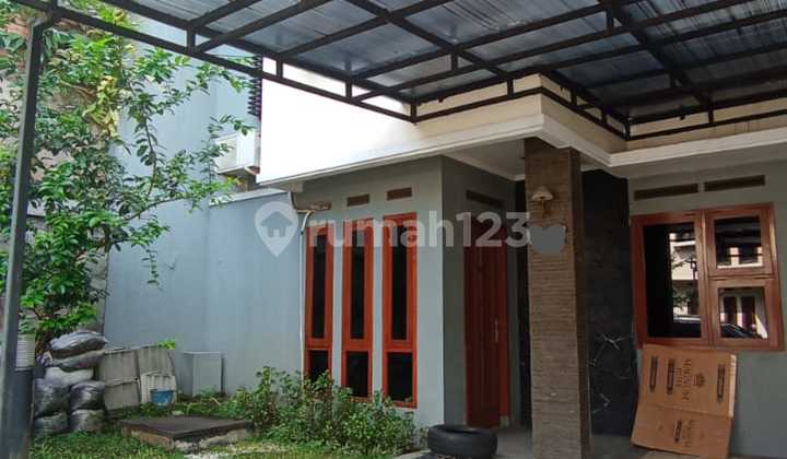 Ready-to-occupy house in Antapani complex.