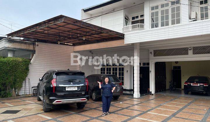 Rumah Mewah di Pusat Kota Medan, Jl. Pattimura - Hunian Elegan dengan Lokasi Strategis! 2