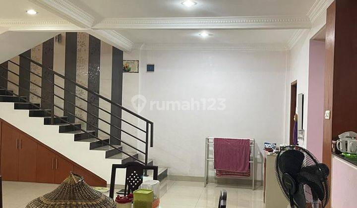 Rumah Asri Dengan Halaman Luas di Cijantung, Jakarta Timur 2