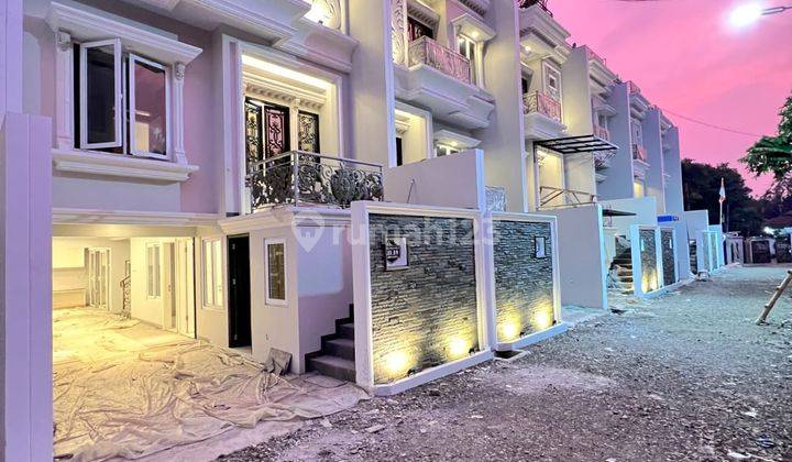 Rumah Mewah Classic + Private Pool Dalam Townhouse Akses 2 Mobil 6