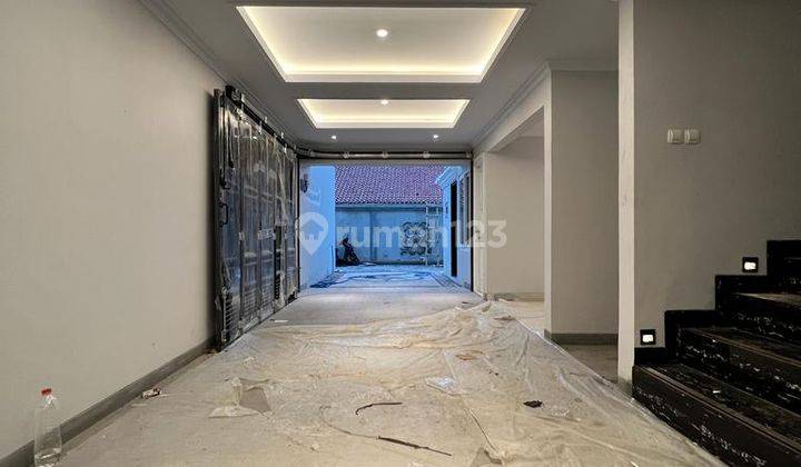 Rumah Mewah Classic + Private Pool Dalam Townhouse Akses 2 Mobil 14