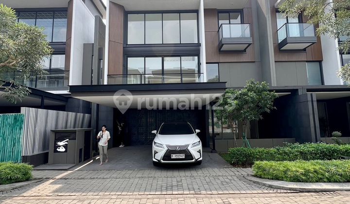DIJUAL MURAH Rumah Sultan Nava Park BSD 