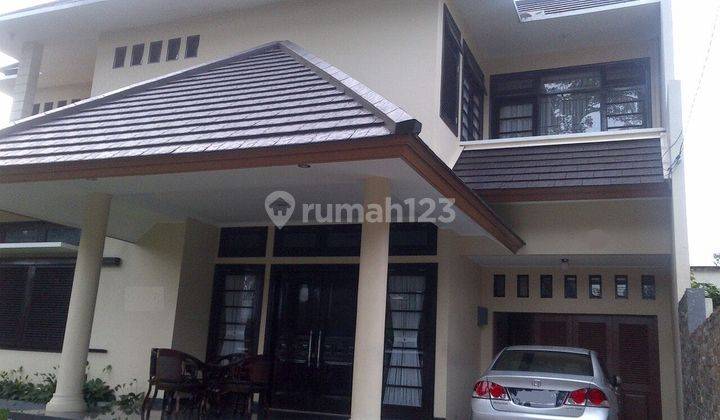 Rumah Besar di Jl Cimanuk Citarum Bandung Jawa Barat 1