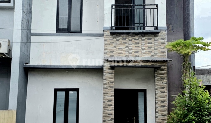 Rumah 3 R. Tidur 2 Lantai Kaisar Mansion B1 Karawaci Tangerang