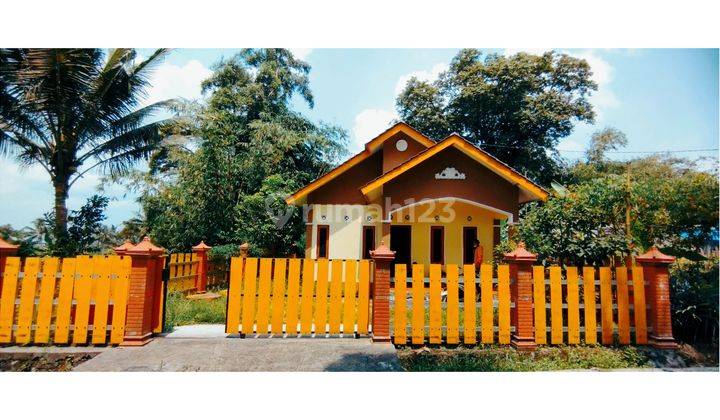 Rumah Cantik di Lokasi Asri di Jalan Raya Cangkringan Pinggir Pedesaan 2