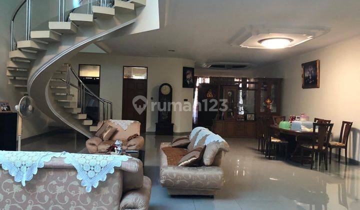 Dijual Rumah Mewah 2 Lantai di Green Garden, Jakbar 2