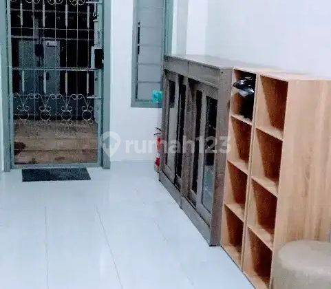 Dijual Rumah Kos 12 Kamar di Komple Taman Kota Daan Mogot 2