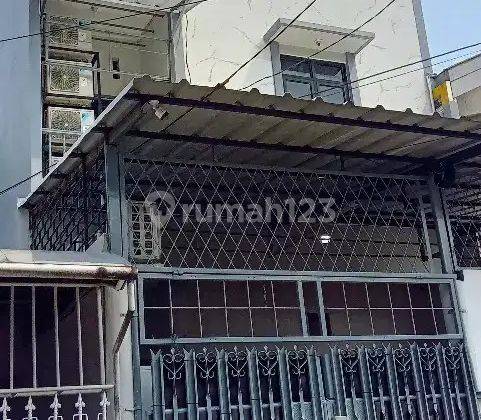 Dijual Rumah Kos 12 Kamar di Komple Taman Kota Daan Mogot 1