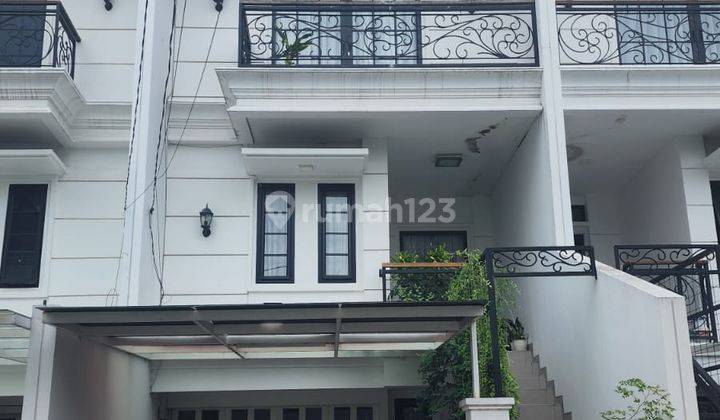 Dijual Rumah 3 Lantai di Town House Mayang 6 Residence, Jakbar 1