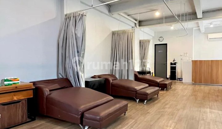 For Sale: Commercial Building in Strategic Prime Area, Pakubuwono, Kebayoran Baru, South Jakarta