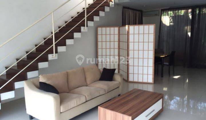 Rumah Town House 2 Lantai Shm Butuh Renovasi 2