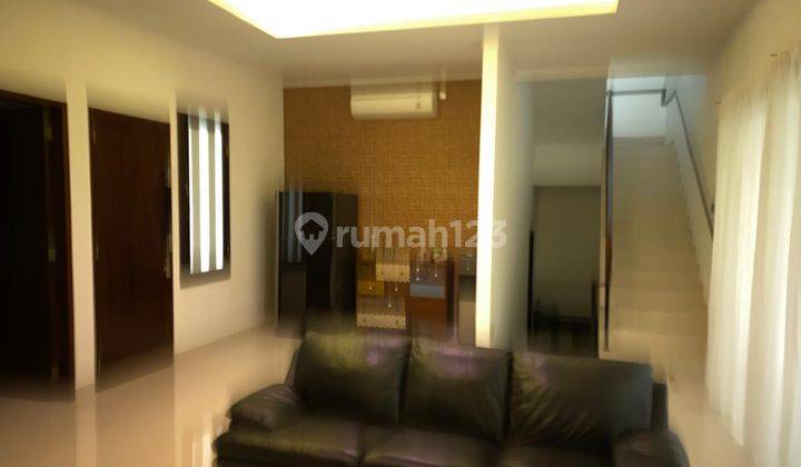 Rumah baru renovasi siap huni dalam komplek di Kebayoran Residence  2