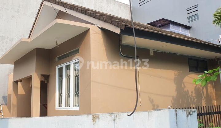Affordable House in Bintaro Sector 9, Strategic and Flood-Free