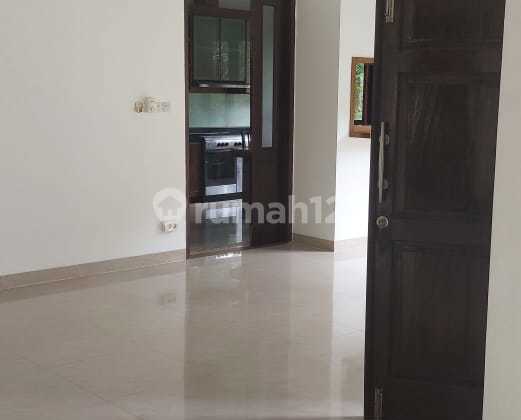 Disewakan Rumah Mewah dan Bagus di Pejaten (Pd013968) 2